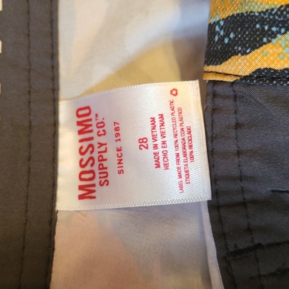 Mossimo supply Co. Men's size 28 board shorts - Picture 3 of 11